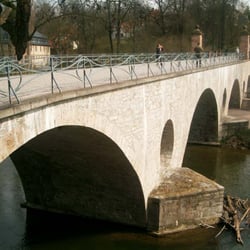 Sternbrücke - Die vier Bögen: vorne elegant, hinten schwerfällig