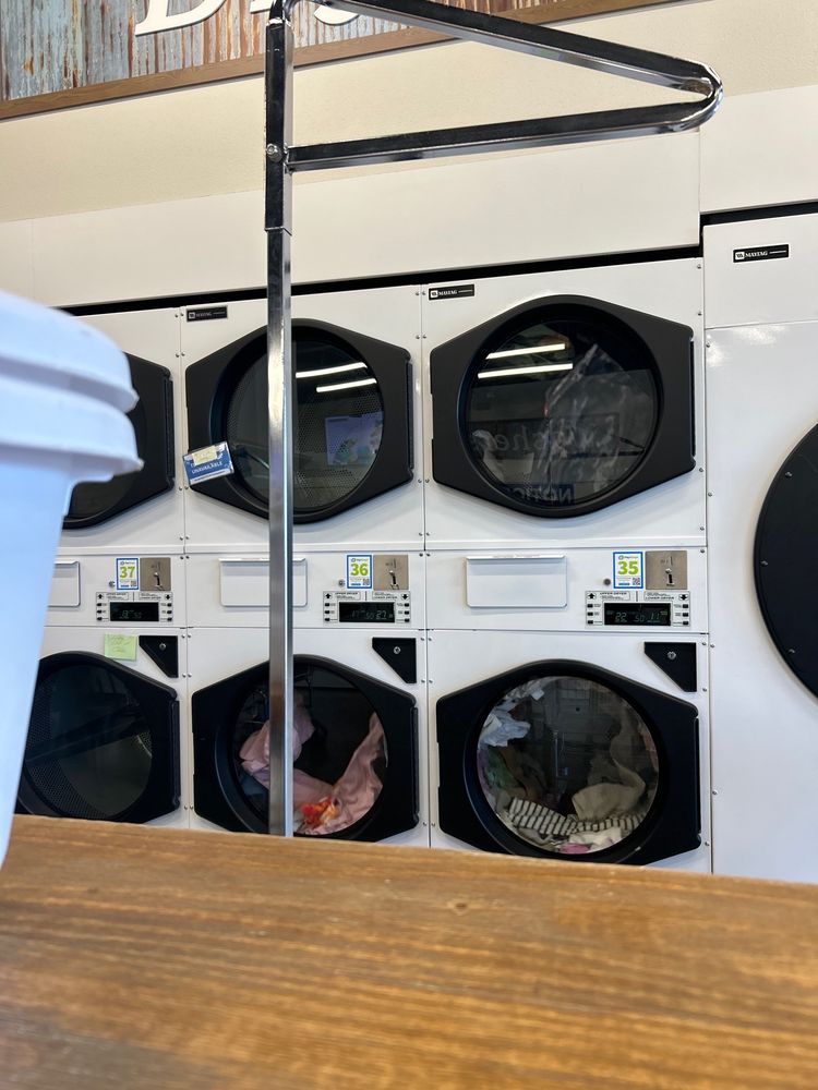 THE WASHBOARD LAUNDROMAT Updated September 2024 15 Reviews 710 N