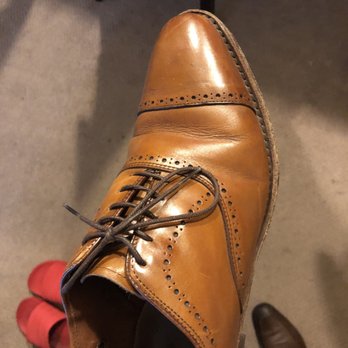 Allen Edmonds Mens Shoe Store - Shoe Stores Near Me - Mequon, Wisconsin Allen Edmonds Mens Shoe Store - Shoe Stores Near Me - Mequon, Wisconsin