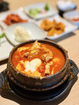 LASUNG TOFU & POT RICE 라성순두부 by null