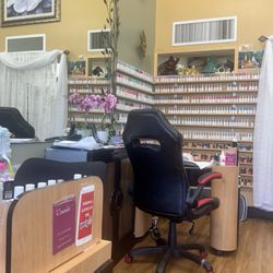 My My Salon work station