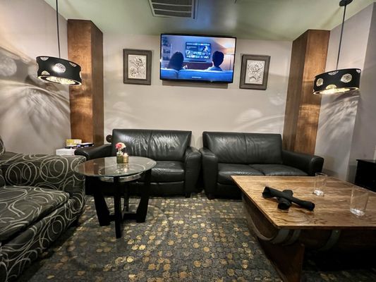 Nosh Restaurant and Wine Lounge by null