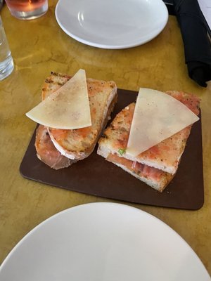 La Malinche Spanish and Mexican Tapas by null