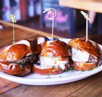 THE WALRUS - 479 Photos & 561 Reviews - 143 E Main St, Columbus, Ohio