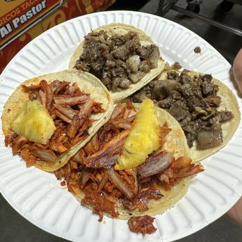Tacos Tamix - Two cabeza and two al pastor tacos - Food Trucks Near Me - Los Angeles, California Tacos Tamix - Two cabeza and two al pastor tacos - Food Trucks Near Me - Los Angeles, California