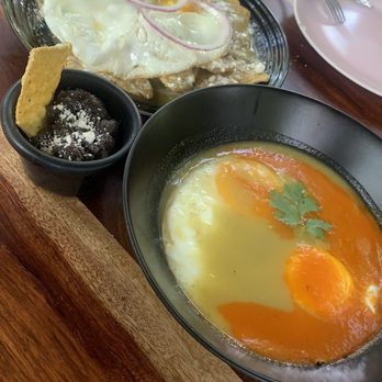 Jungla Cafe - Chilequiles with salsa verde and huevos divorciados. - Breakfast & Brunch Near Me - Akumal, ROO Jungla Cafe - Chilequiles with salsa verde and huevos divorciados. - Breakfast & Brunch Near Me - Akumal, ROO