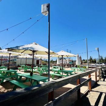Lou's Luncheonette - Lots of outdoor seating! - Barbeque Near Me - Sonoma, California