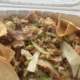 Chicken tostada with chips Chicken tostada with chips