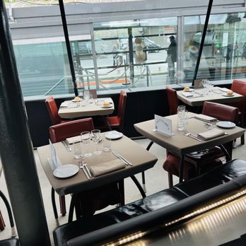 Bateaux Parisiens - French Near Me - Paris, 75