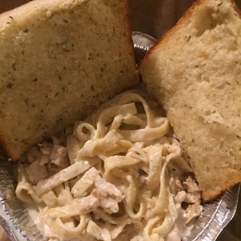 Mi Amore Pizza and Pasta - Fettucini Alfredo (after mixing it all in) & Garlic Bread - Pizza Near Me - Lompoc, California Mi Amore Pizza and Pasta - Fettucini Alfredo (after mixing it all in) & Garlic Bread - Pizza Near Me - Lompoc, California