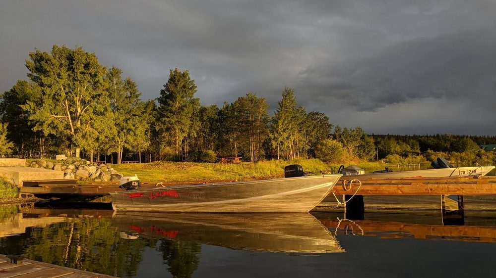 BARNEYS LAKESIDE RESORT 26 Photos 3556 Puntzi Lake Road, Chilanko