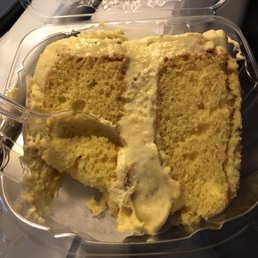 Banana pudding cake DELISH. OMG so so good. Moist, fresh and just the right amount of sweetness. So good.