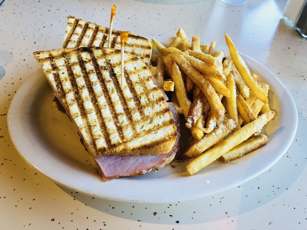 FRESHELLA KITCHEN - 28 Photos & 45 Reviews - Diners - 7145 John W