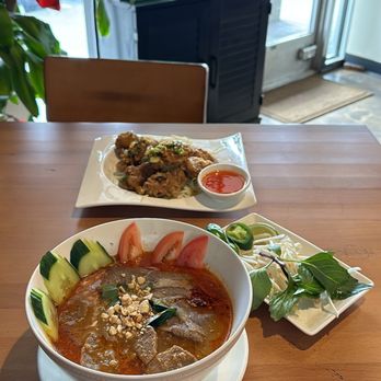 Miss Pho - Pho sa te, crispy chicken wings with garlic butter - IG @bougiefoodieboi - Vietnamese Near Me - Seattle, Washington Miss Pho - Pho sa te, crispy chicken wings with garlic butter - IG @bougiefoodieboi - Vietnamese Near Me - Seattle, Washington