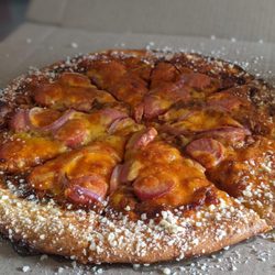 Sandtown munchies - Chilli cheese dog pizza