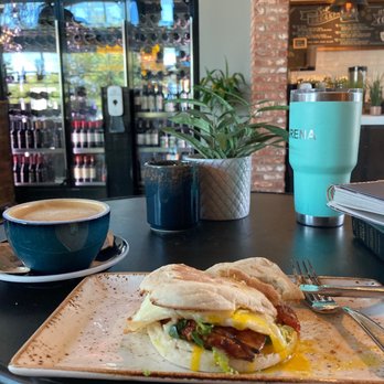 Canvas - The Rise and Shine - best breakfast sandwich ever - New American Near Me - Orlando, Florida