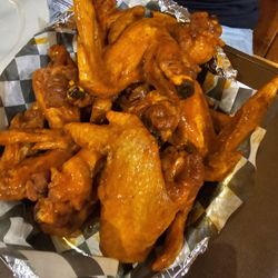 Pterodactyl size chicken wings ... adult male could only finish 3 out of a dozen ... really nice leftover box