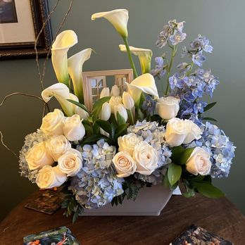 Flowers By Alis - Expressions Through the Wondow - Florists Near Me - Modesto, California