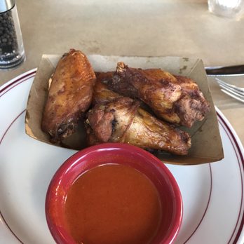 Vinsetta Garage - Smoked chicken wings (minus two wings) - American Near Me - Berkley, Michigan
