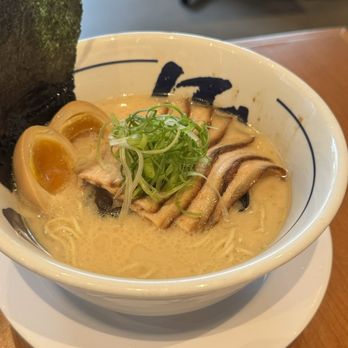 Tsujita Artisan Noodle - Deluxe Tonkatsu - Ramen Near Me - Pasadena, California Tsujita Artisan Noodle - Deluxe Tonkatsu - Ramen Near Me - Pasadena, California