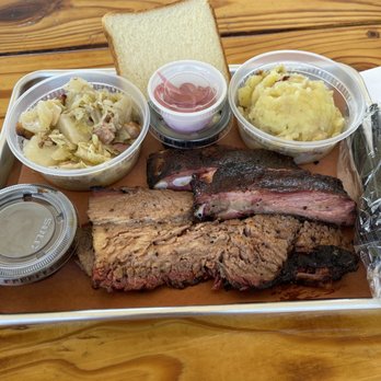 Damon's Real Texas BBQ Logo