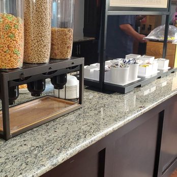 Hampton Inn & Suites Buffalo - Breakfast/cereal - Hotels Near Me - Buffalo, Texas Hampton Inn & Suites Buffalo - Breakfast/cereal - Hotels Near Me - Buffalo, Texas