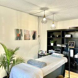 V Lash & Brow Art - Interior it's inside Grace beauty salon
