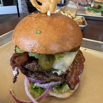 Billy Roys Burger - Just an ok burger - Burgers Near Me - Fremont, California