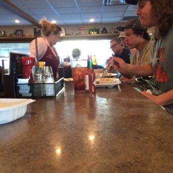 Hi-Lo Cafe - People on the counter getting service except for me. - American Near Me - Weed, California