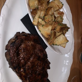 1921 Mount Dora - Ribeye with garlic potatoes - Cocktail Bars Near Me - Mount Dora, Florida 1921 Mount Dora - Ribeye with garlic potatoes - Cocktail Bars Near Me - Mount Dora, Florida