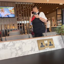 Aspire Lounge - Loud Complainer...she should have taken a break to take her personal complaint call.
