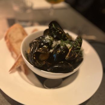 The Grill - Mussels with Blue Cheese cream sauce - American Near Me - Washington, DC, District of Columbia The Grill - Mussels with Blue Cheese cream sauce - American Near Me - Washington, DC, District of Columbia