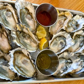 Humboldt Bay Provisions - raw oysters - Beer Bar Near Me - Eureka, California