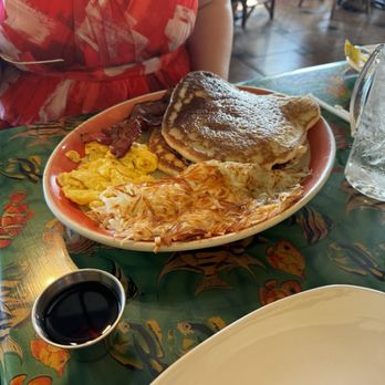 Grizzly Rock Cafe - 2x4 pancakes with sausage bacon and hashbrowns - Sports Bars Near Me - Turlock, California Grizzly Rock Cafe - 2x4 pancakes with sausage bacon and hashbrowns - Sports Bars Near Me - Turlock, California
