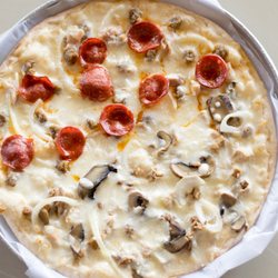 Mi' Grande - Try our WHITE sauce Pizza... and you will definitely say.. i have new FAVORITES!