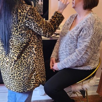 Vanity Box Boutique - Dessa doing makeup - Skin Care Near Me - Pittsburgh, Pennsylvania Vanity Box Boutique - Dessa doing makeup - Skin Care Near Me - Pittsburgh, Pennsylvania