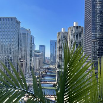 LH Rooftop - View - Cocktail Bars Near Me - Chicago, Illinois