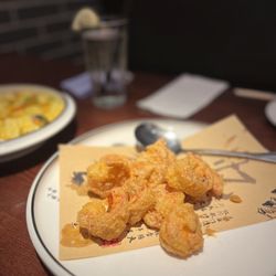 Jiang Nan - Fried Prawns with salted egg yolk