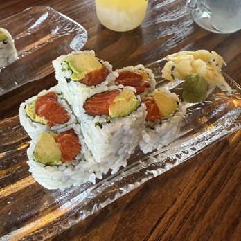 Roishi - Salmon Avocado Roll - Ramen Near Me - Hamden, Connecticut Roishi - Salmon Avocado Roll - Ramen Near Me - Hamden, Connecticut
