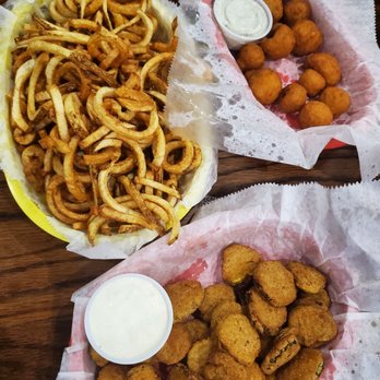 Papa Bees - Large Fries, Fried Mushrooms and Fried Pickles - Chicken Wings Near Me - Longwood, Florida Papa Bees - Large Fries, Fried Mushrooms and Fried Pickles - Chicken Wings Near Me - Longwood, Florida