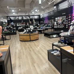 DICK'S Sporting Goods