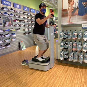 Road Runner Sports - Getting inserts made - Shoe Stores Near Me - Carlsbad, California