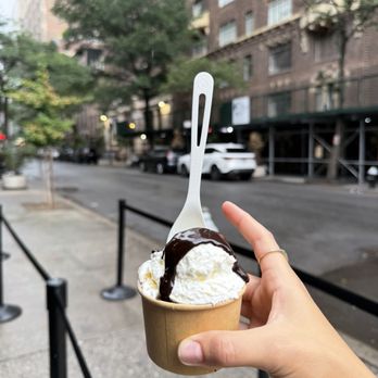 Caffè Panna - Vanilla, hot fudge, sea salt - Ice Cream & Frozen Yogurt Near Me - New York, New York Caffè Panna - Vanilla, hot fudge, sea salt - Ice Cream & Frozen Yogurt Near Me - New York, New York