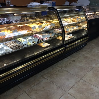 Freed's Bakery - Bakeries Near Me - Las Vegas, Nevada