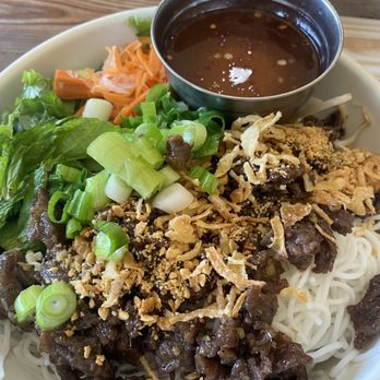 Vietnam Bistro - Beef vermicelli bowl - Vietnamese Near Me - Chico, California