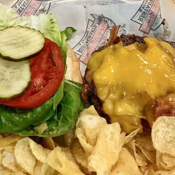 Ropewalk - Gipper burger with homemade kettle chips - New American Near Me - Chincoteague, Virginia