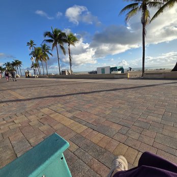 Hollywood Beach Boardwalk - Beaches Near Me - Hollywood, Florida Hollywood Beach Boardwalk - Beaches Near Me - Hollywood, Florida