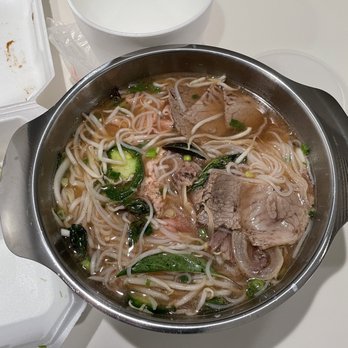 Pho Vegas - Unpacked takeout after adding broth #42 pho rice noodle soup with steak, flank and brisket. - Vietnamese Near Me - Las Vegas, Nevada Pho Vegas - Unpacked takeout after adding broth #42 pho rice noodle soup with steak, flank and brisket. - Vietnamese Near Me - Las Vegas, Nevada