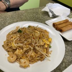 House of Thai Cuisine - Shrimp- Pad Thai