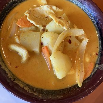Mai Thai - Chicken yellow curry - Sushi Bars Near Me - Florence, Kentucky Mai Thai - Chicken yellow curry - Sushi Bars Near Me - Florence, Kentucky